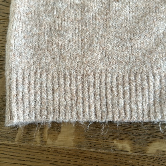 CJLA Elizabeth sweater size S - relaxed fit - Picture 5 of 7